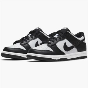 Nike Dunk Low Basketball Sneaker big kids 4 1/2 US